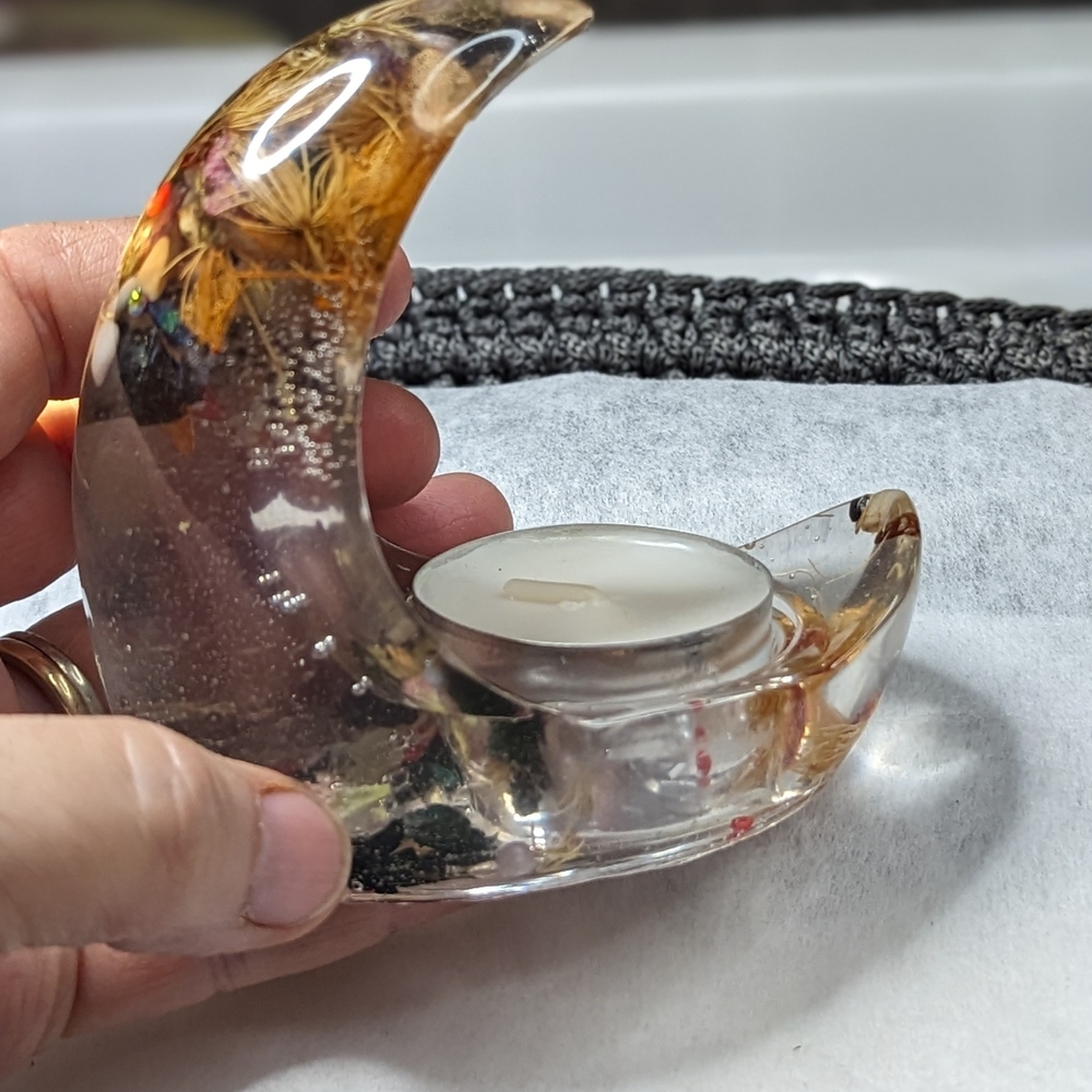 Resin Crescent Moon Tealight Holder